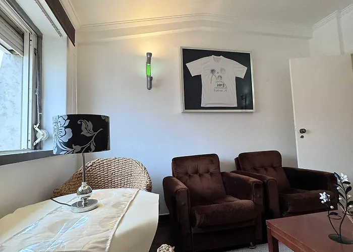 The Pearl - - & Cascais