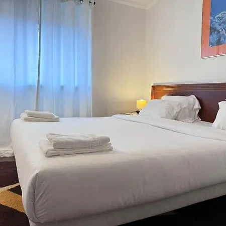 The Pearl - - & Гостевой дом Кашкайш