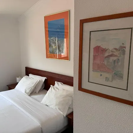 The Pearl - - & Cascais